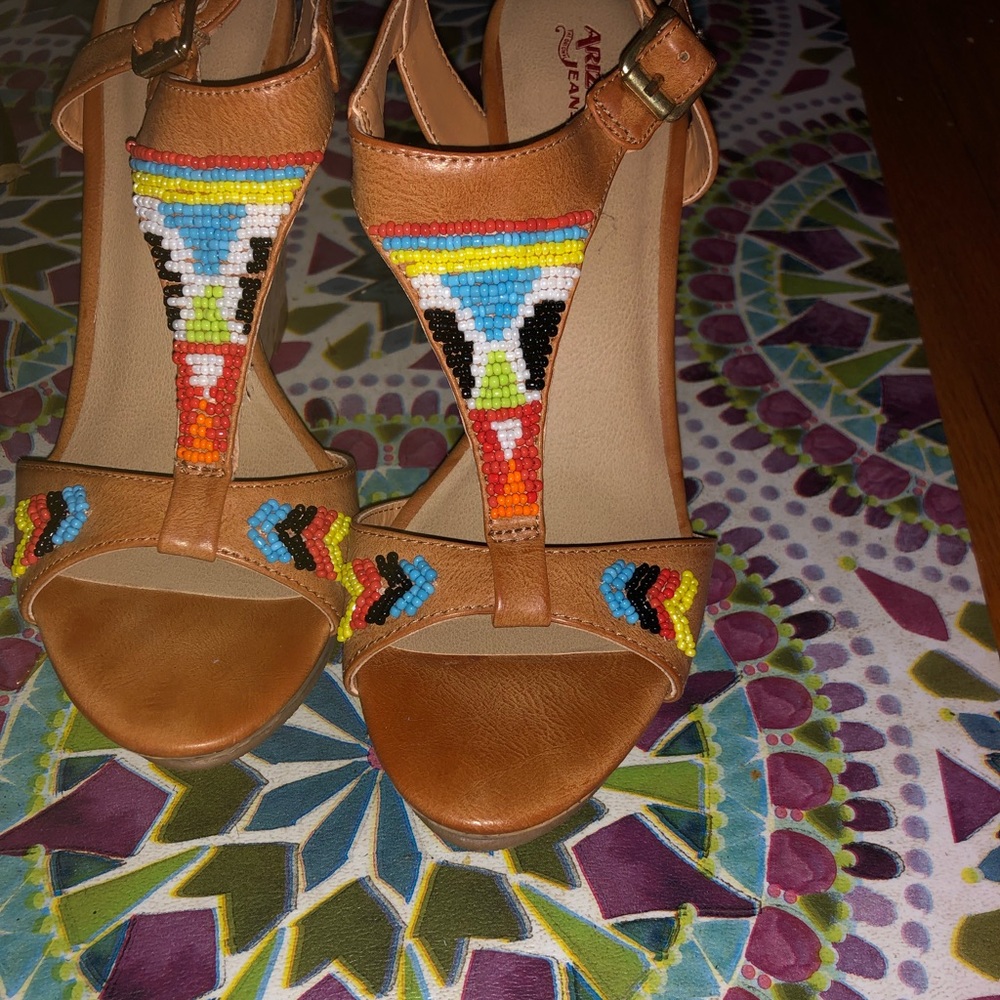 Arizona wedges size 8!